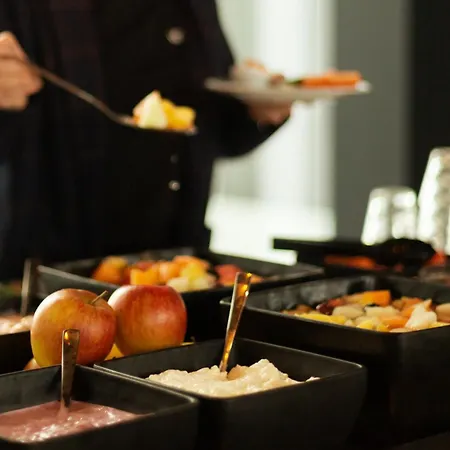 Hotel - The Niu, Fender