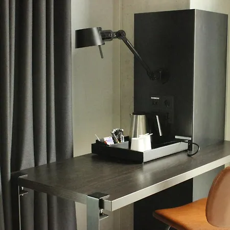 - The Niu, Fender 4*