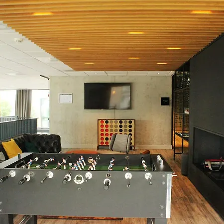 - The Niu, Fender Άμστερνταμ