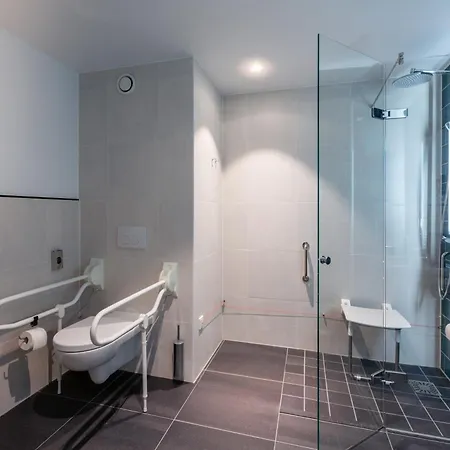 - The Niu, Fender Hotel