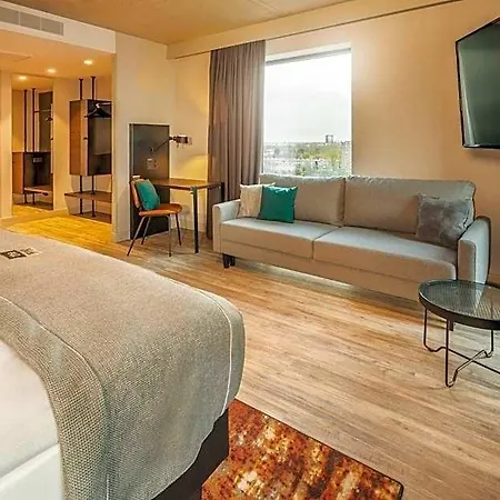 Hotel - The Niu, Fender 4*