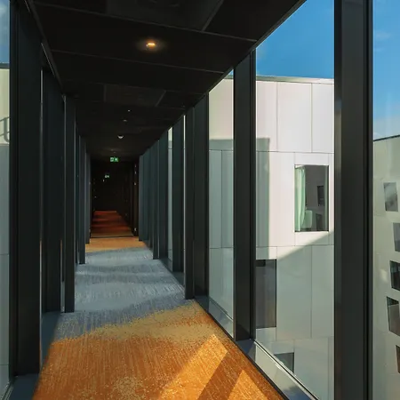 Hotel - The Niu, Fender