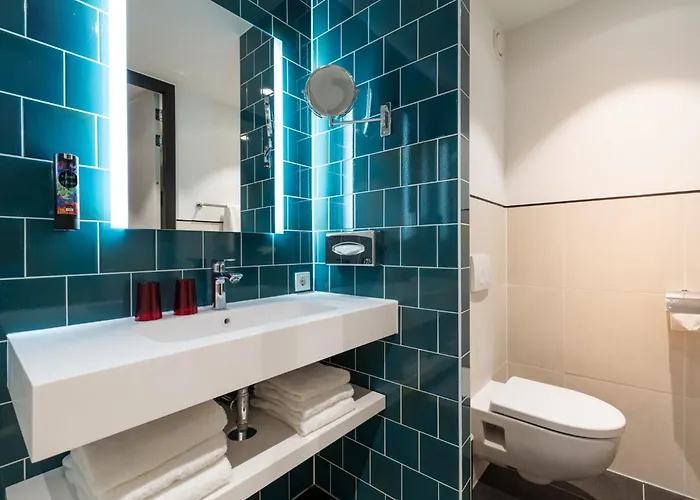 Hotel - The Niu, Fender 4*