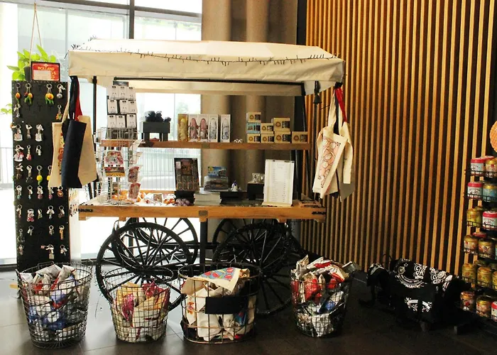 ホテル - The Niu, Fender