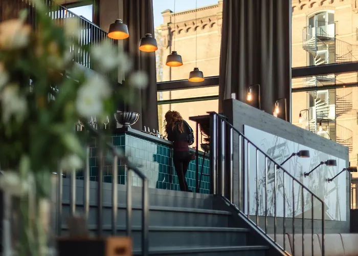 Hotel - The Niu, Fender