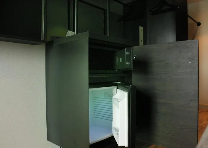 - The Niu, Fender ホテル アムステルダム