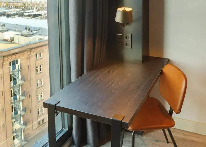 Hotel - The Niu, Fender