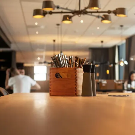 - The Niu, Fender Hotell Amsterdam