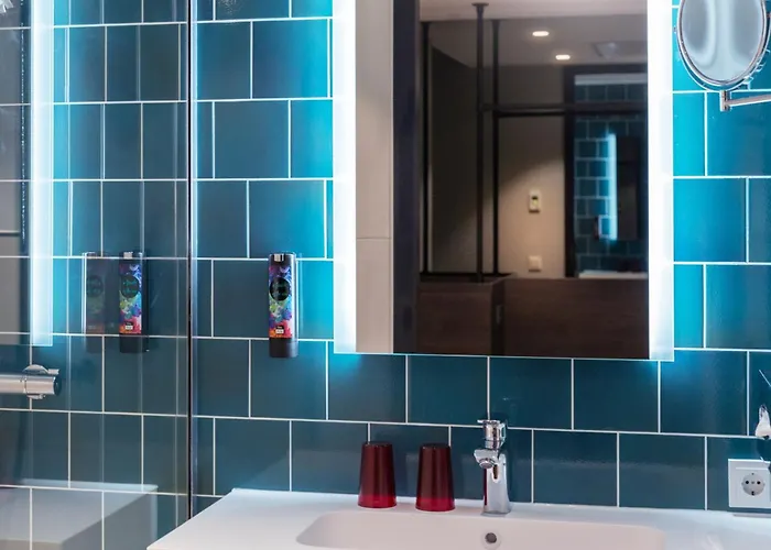 Hotel - The Niu, Fender