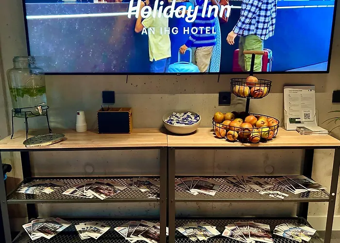 - The Niu, Fender 4* Amsterdam