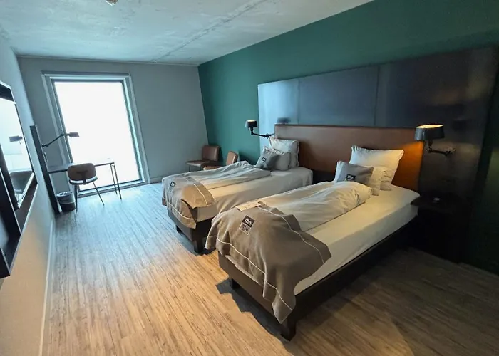 - The Niu, Fender Hotel Amsterdam