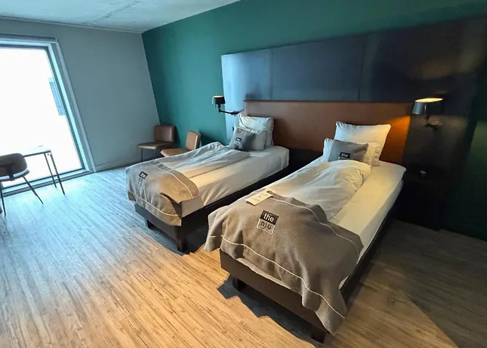 - The Niu, Fender Hotel Amsterdam