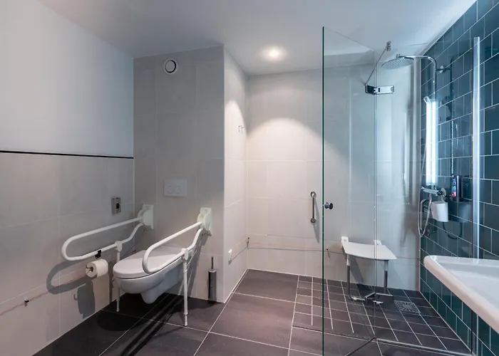 - The Niu, Fender Hotel