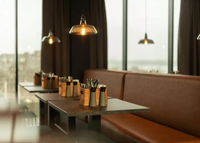 - The Niu, Fender 4*